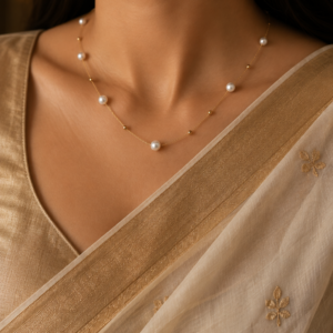 Elegant Gold-Plated Necklace with Luminous Pearls
